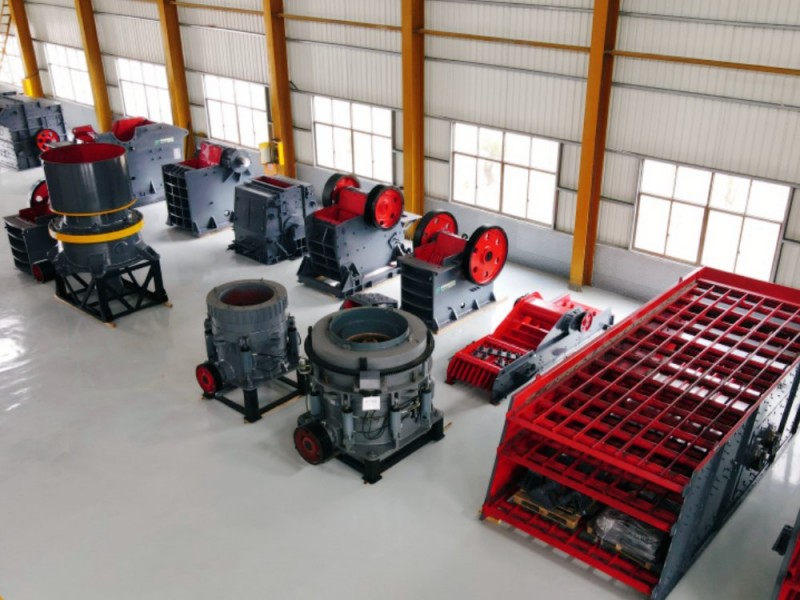 破碎篩分設(shè)備 破碎篩分設(shè)備