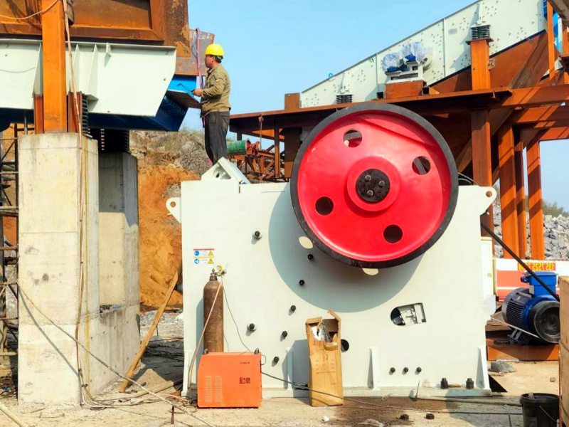 高效破碎，從選擇合適的顎式破碎機(jī)開始