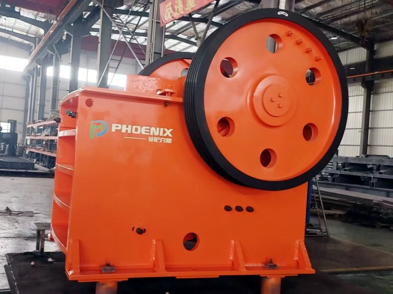 菲尼克斯礦山設(shè)備助力新疆客戶高效生產(chǎn)—喂料機(jī)、顎式破碎機(jī)等設(shè)備成功發(fā)貨